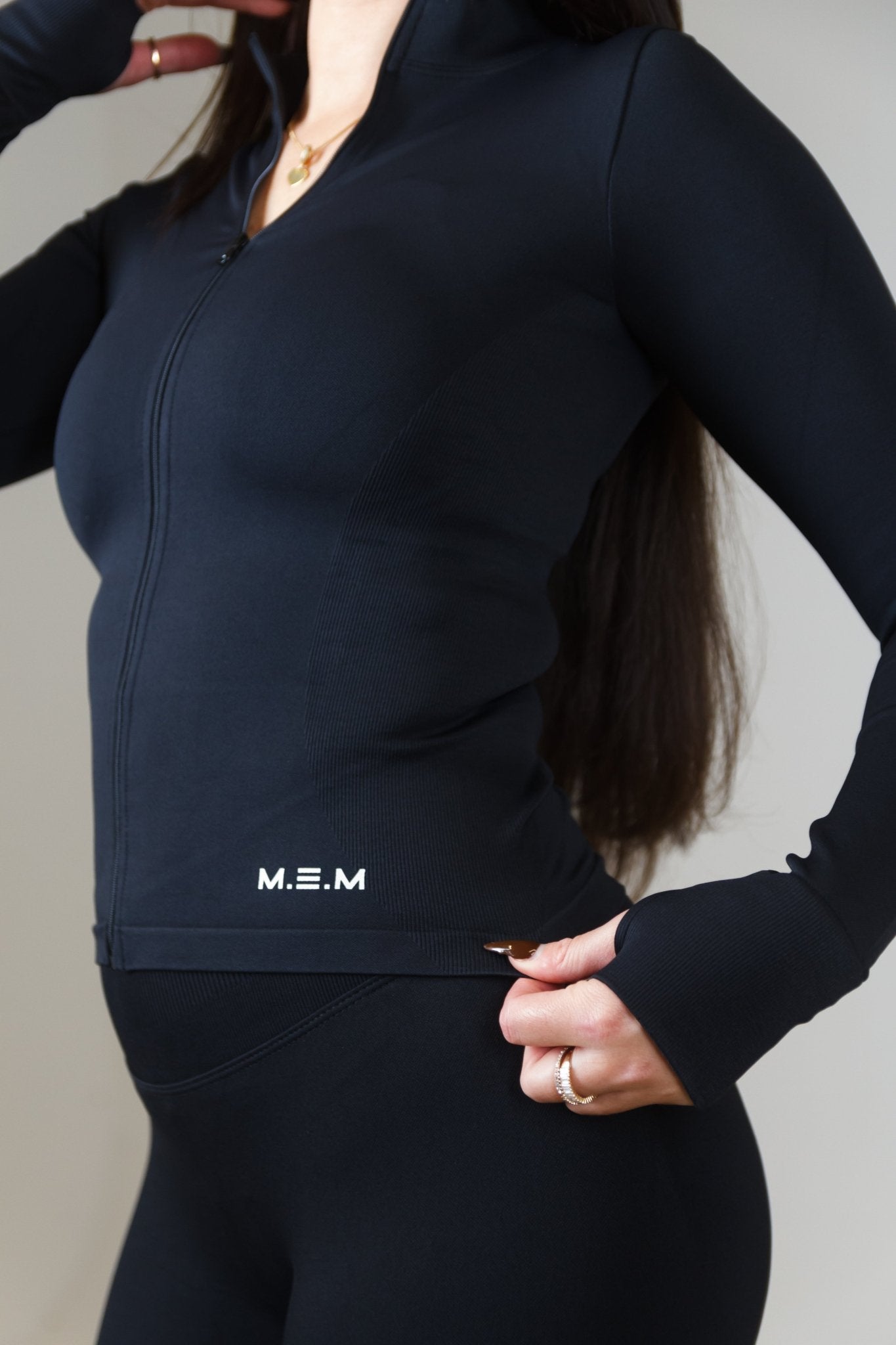 SoftSculpt Flex Zip - Up Top – Black - MEMFitness